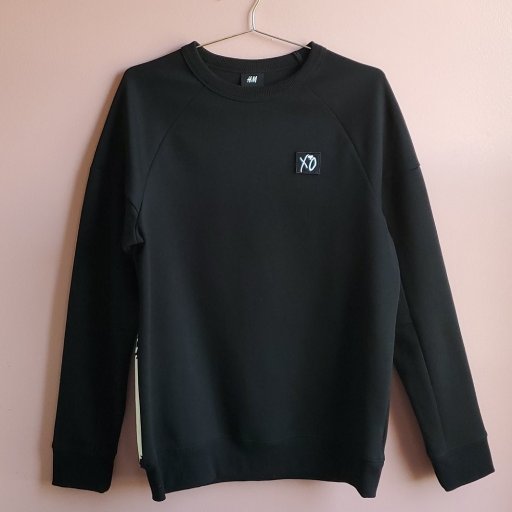 XO crew neck sweater